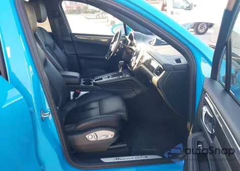 2018 Porsche Macan Gts z USA, uszkodzony, nr VIN WP1AG2A55JLB65305